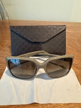 Gucci Gray Beige Oversized Sunglasses